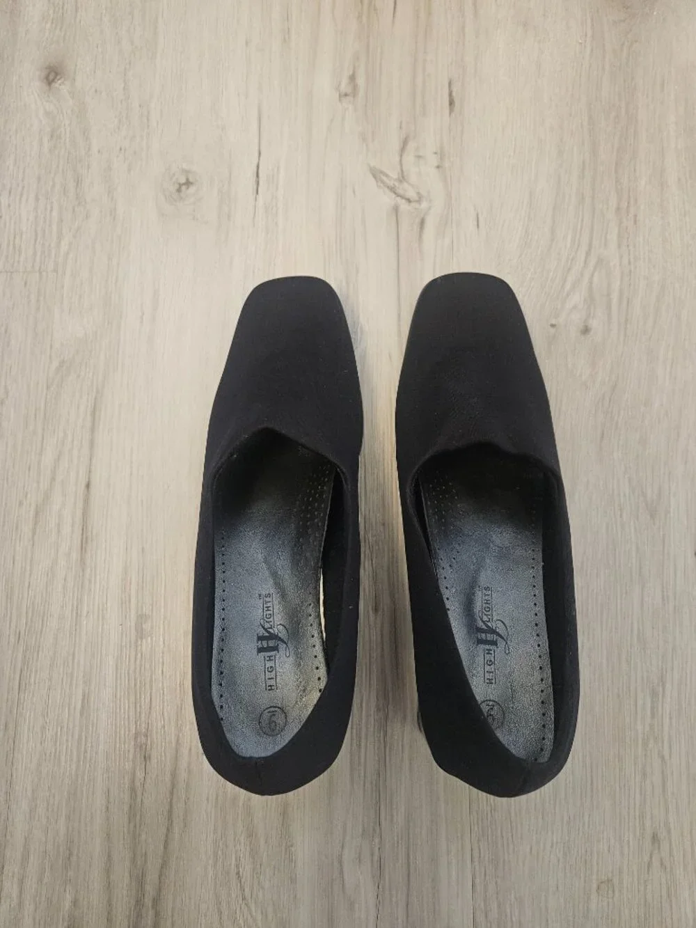 HighLights by Payless Black Pumps Size 9 - Classic & Comfortable Pointed Toe Hee